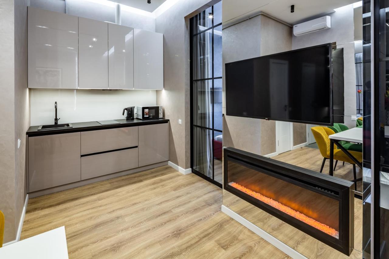 Alfa Apartments 3-Кімнатна Lux-Квартира У Центрі Львова Dış mekan fotoğraf